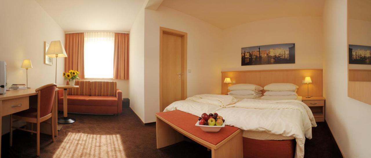 Luebsche Thorweide Hotel Wismar Exterior photo