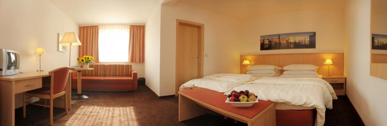 Luebsche Thorweide Hotel Wismar Exterior photo